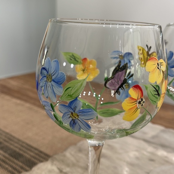 4 Rare Hand-painted Wine Goblets Butterflies - Picture 4 of 6